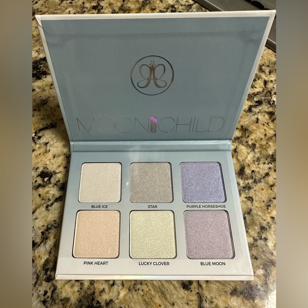 Anastasia Beverly Hills moon child glow palette